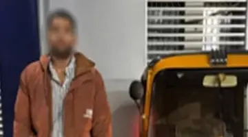 مشادة على الأجرة تنتهي بتهشيم هاتف طالبة.. كواليس واقعة التوكتوك بسوهاج